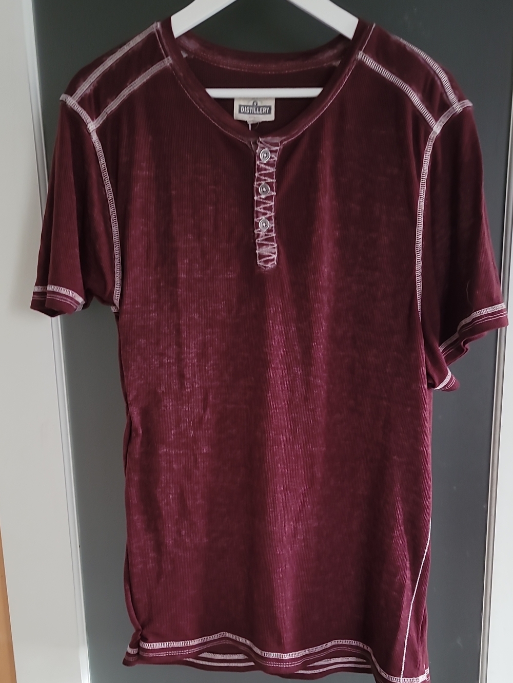 Men's Short-Sleeve Burgundy Henley Tee